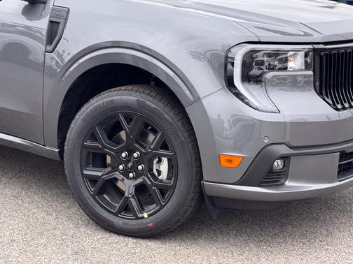 Gray Metallic 2025 Ford Maverick Lobo High