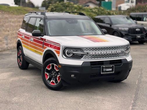 Oxford White 2025 Ford Bronco Sport Free Wheeling