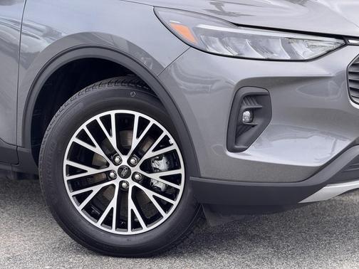 2025 Ford Escape PHEV SE