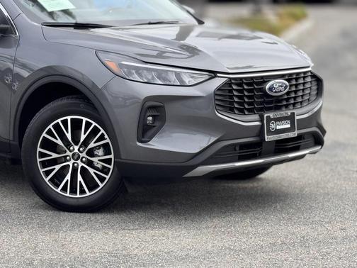 2025 Ford Escape PHEV SE