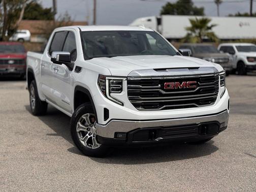 Summit White 2025 GMC Sierra 1500 SLT