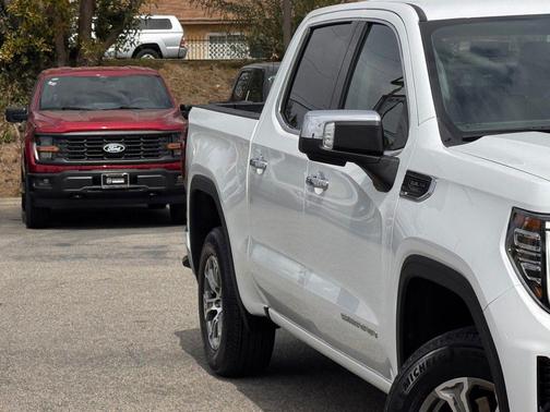 Summit White 2025 GMC Sierra 1500 SLT