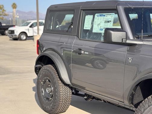 2025 Ford Bronco Base