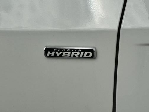 2025 Ford Escape PHEV SE