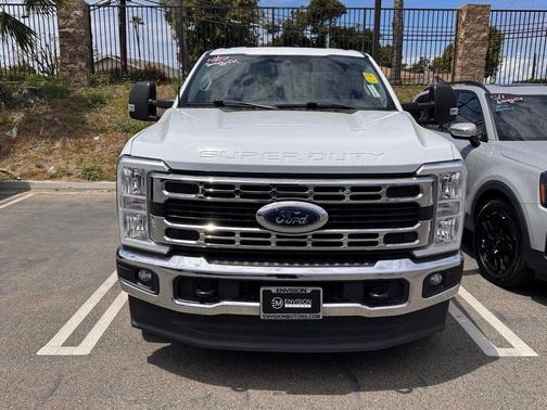 Oxford White 2023 Ford F-250 XLT