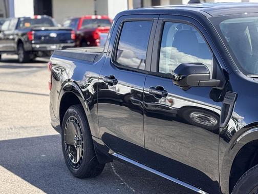 2025 Ford Maverick Lobo