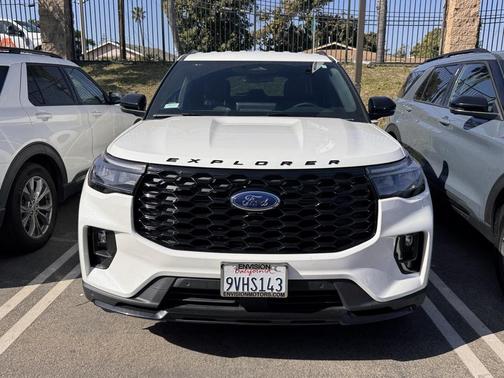 2025 Ford Explorer ST-Line