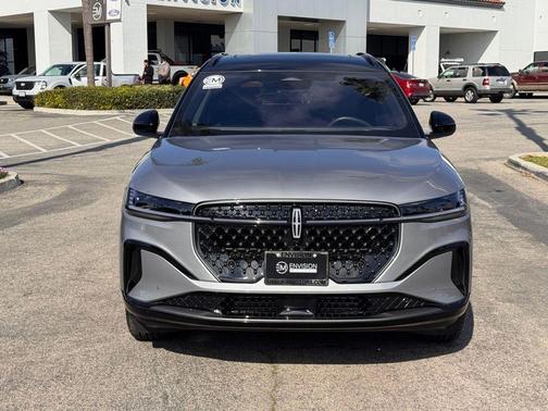 2025 Lincoln Nautilus Reserve