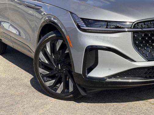 2025 Lincoln Nautilus Reserve