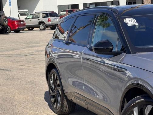 2025 Lincoln Nautilus Reserve