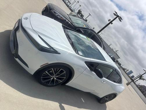 Wind Chill Pearl 2023 Toyota Prius XLE