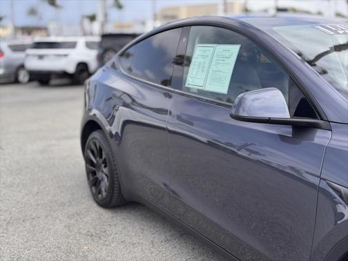 2022 Tesla Model Y Long Range Dual Motor All-Wheel Drive