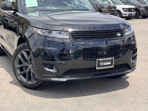 Obsidian Black SV Bespoke Ultra Metallic Gloss 2024 Land Rover Range Rover Sport SE