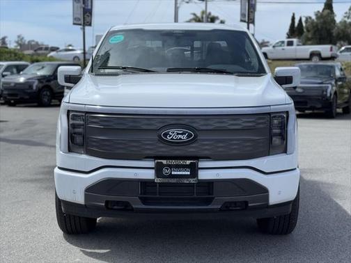 2025 Ford F-150 Lightning LARIAT