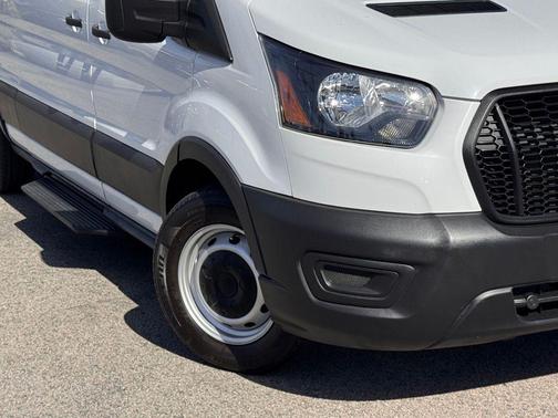 Oxford White 2023 Ford Transit-350 XL