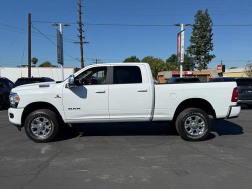 Bright White Clearcoat 2024 RAM 2500 Laramie Crew Cab 4x4 6'4' Box