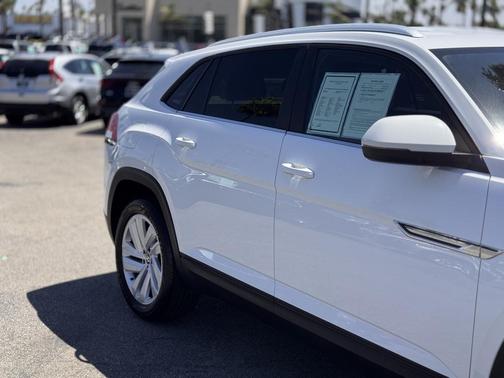 2023 Volkswagen Atlas Cross Sport 2.0T SE w/Technology