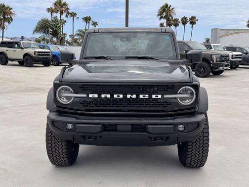 Shadow Black 2026 Ford Bronco Outer Banks