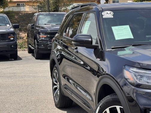 Agate Black Metallic 2026 Ford Explorer ST-Line