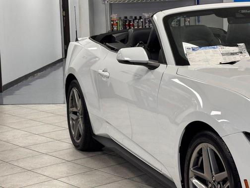 Oxford White 2025 Ford Mustang EcoBoost Premium