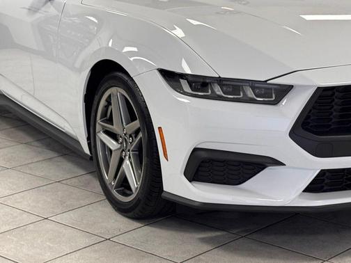 Oxford White 2025 Ford Mustang EcoBoost Premium