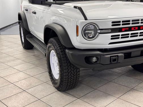 Oxford White 2026 Ford Bronco Heritage Edition