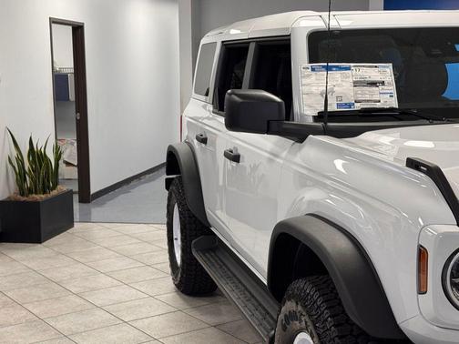Oxford White 2026 Ford Bronco Heritage Edition