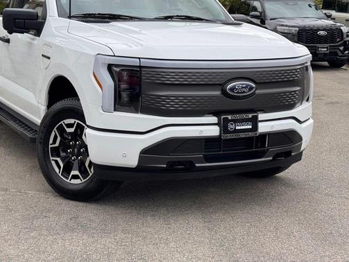 Oxford White 2023 Ford F-150 Lightning XLT