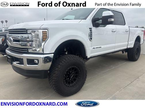 Oxford White 2019 Ford F-250 Lariat
