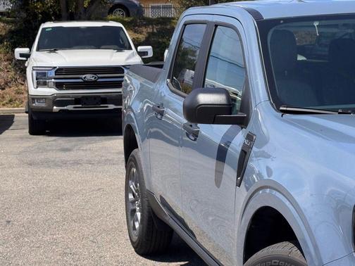 Azure Gray Metallic Tri-Coat 2026 Ford Maverick XLT