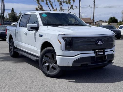 2025 Ford F-150 Lightning LARIAT