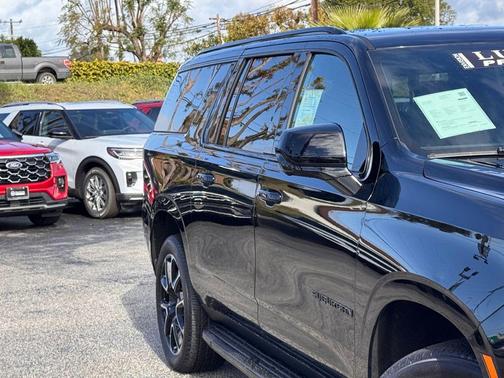 2025 Chevrolet Suburban RST