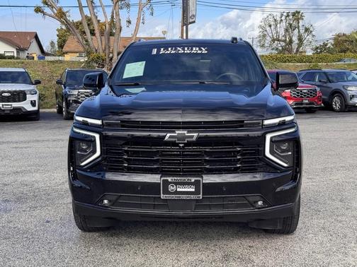 2025 Chevrolet Suburban RST