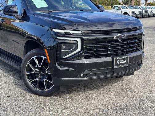 2025 Chevrolet Suburban RST