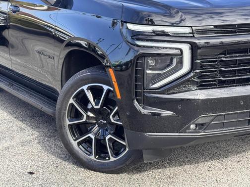 2025 Chevrolet Suburban RST