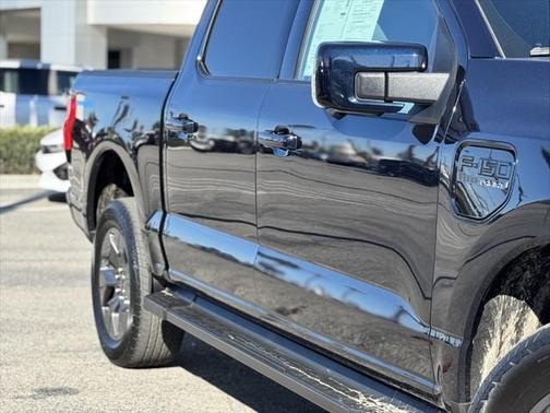 2023 Ford F-150 Lightning LARIAT