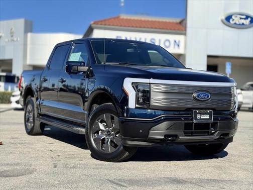 2023 Ford F-150 Lightning LARIAT