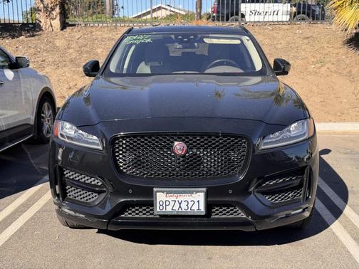 2017 Jaguar F-PACE 35t R-Sport