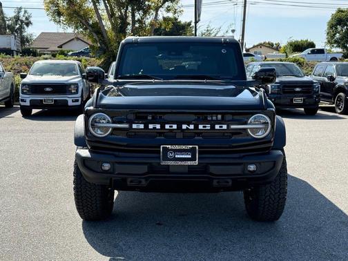 Shadow Black 2026 Ford Bronco Outer Banks