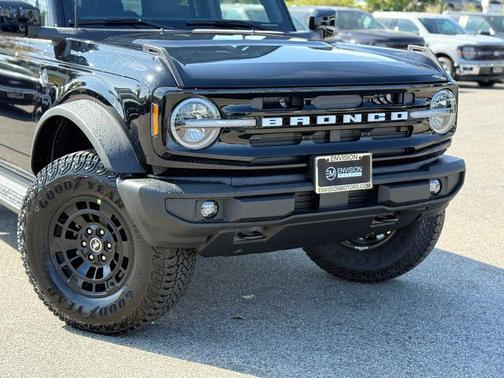 Shadow Black 2026 Ford Bronco Outer Banks