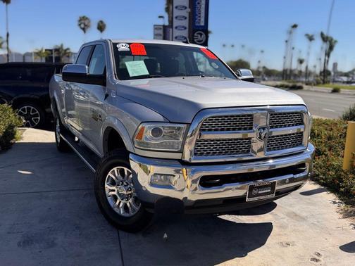 2017 RAM 2500 Laramie Crew Cab 4x4 6'4' Box