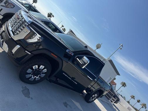 Onyx Black 2025 GMC Sierra 3500 Denali