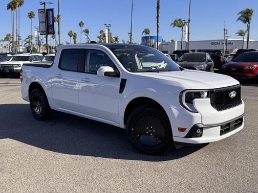 2025 Ford Maverick Lobo Standard