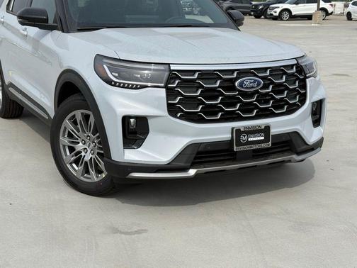 Space White Metallic 2026 Ford Explorer Platinum