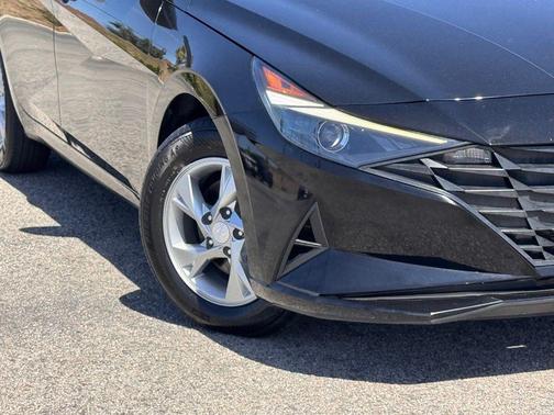 Phantom Black 2023 Hyundai ELANTRA SE