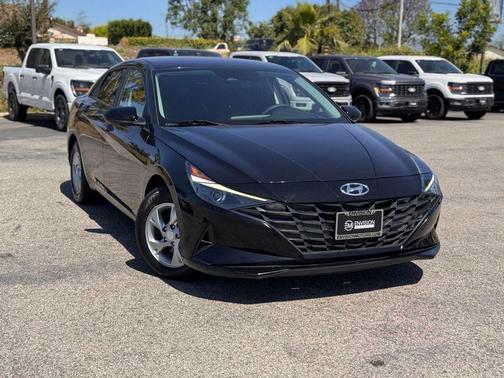 Phantom Black 2023 Hyundai ELANTRA SE