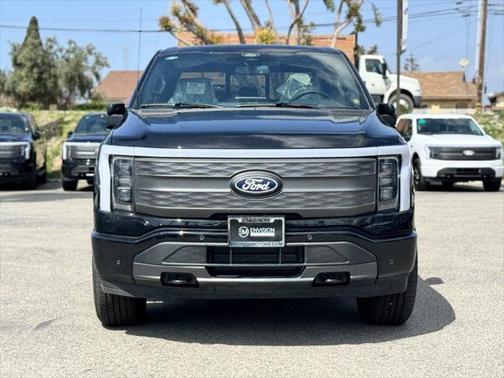 2025 Ford F-150 Lightning LARIAT