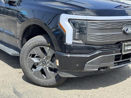 2025 Ford F-150 Lightning LARIAT