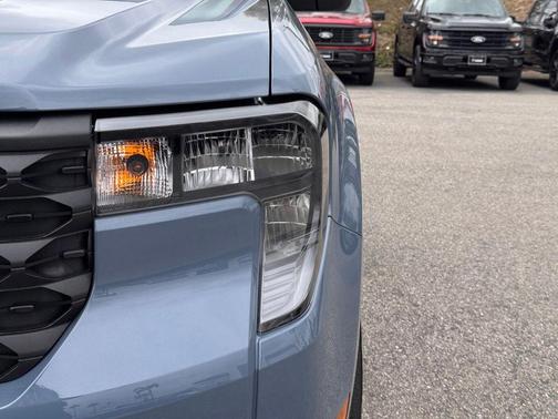 Azure Gray Metallic Tri-Coat 2026 Ford Maverick XLT