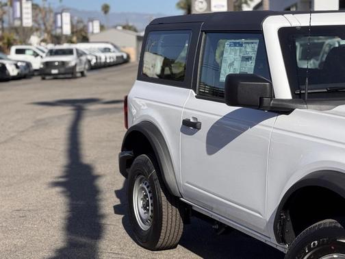 2025 Ford Bronco Base